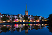  St. Petri Church with the Untertrave in the evening, Hanseatic City of Luebeck, Schleswig-Holstein, Germany 