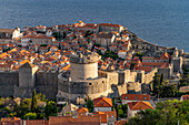 Die Festung Minceta und die Altstadt von oben gesehen, Dubrovnik, Kroatien, Europa 
