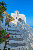  Treppe zum Gipfel des Dorfes Chora, Chora, Insel Serifos, Kykladen, Griechenland 