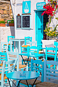 Hauptplatz von Chora mit Restaurant, Chora, Insel Serifos, Kykladen, Griechenland