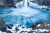 Wasserfall Aldeyjarfoss im Hochland, Winter, Nordurland eystra, Island