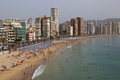 Apartment-Hochhäuser und Hotels direkt am Meer, Sandstrand Playa Levante, Benidorm, Provinz Alicante, Spanien