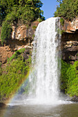 Teil der Wasserfälle von Iguazu oder Iguacu an der Grenze zwischen Brasilien und Argentien