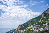  Amalfi Coast near Amalfi, Amalfi, Salerno, Amalfi Coast, Campania, Southern Italy, Italy, Europe, Mediterranean 