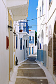  Alley in the mountain village of Nikiá on the island of Nissyros (Nisyros, Nissiros, Nisiros) in Greece 