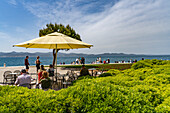 Cafe an der Uferpromenade in Zadar, Kroatien, Europa