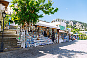 Ladenzeile im Zentrum von Zia auf der Insel Kos in Griechenland