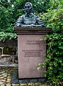 Statue Dorothea Viehmann, Märchenplatz, Märchenviertel Niederzwehren, Kassel, Hessen, Deutschland