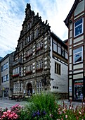  Pied Piper&#39;s House in Osterstraße, Old Town of Hameln, Lower Saxony, Germany 