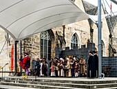  Pied Piper open-air play on the terrace of the Wedding House, Old Town of Hameln, Lower Saxony, Germany 