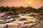  Stromschnellen bei Sonnenuntergang, Kafue River, Kafue Nationalpark, Sambia 