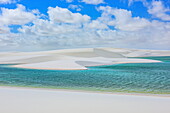  Süßwassersee in Sanddünen, Lencois Maranhenses Nationalpark, Brasilien 