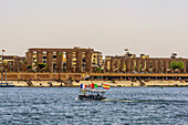 Der Luxor-Tempel ist ein großer altägyptischer Tempelkomplex am Ostufer des Nil in Luxor, Ägypten