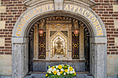 Gnadenbild an der Wallfahrtskirche Gnadenkapelle in Kevelaer, Niederrhein, Nordrhein-Westfalen, Deutschland, Europa