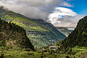 Hôtel du Cirque et de la Cascade im Nationalpark Pyrenäen bei Gavarnie-Gèdre, Frankreich, Europa