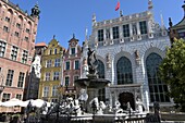 Artushof mit Neptunbrunnen am Langer Markt, Marktplatz, Danzig (Gdańsk), Polnische Ostseeküste, Pommern, Polen