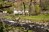  Traditionelles Bauernhaus aus Stein in Glenridding, Lake District, Cumbria, England, Großbritannien 