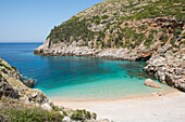  Strand der Dafines-Bucht, Halbinsel Karaburun, im Karaburun-Sazan-Meerespark, Bucht von Vlore, Albanien, Südosteuropa 