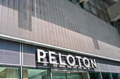  Peloton Fitness Center, Gebäudeaußenseite, New York City, New York, USA 