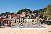  Medieval hill town of Bormes-Les-Mimosas, Provence-Alpes-Côte d&#39;Azur, France 