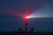 Leuchtturm Westerhever bei Nacht, Nationalpark Wattenmeer, Nordfriesland, Schleswig-Holstein, Deutschland