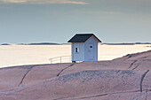 Leuchtfeuer an der Küste bei Lysekil, Bohuslän, Schweden