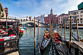 Rialtobrücke und Canal Grande, Venedig, Venetien, Italien