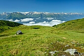 Blick vom Maureregg aufs Salzachtal und die Hohen Tauern, Maureregg, Pinzgauer Höhenweg, Kitzbüheler Alpen, Salzburg, Österreich