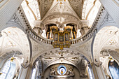 Klosterkirche St. Andreas von Innen, Düsseldorf, Nordrhein-Westfalen, Rheinland, Deutschland