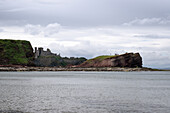  View of the ruins of Tartallon Castle on the coast, North Berwick, East Lothian, Scotland, United Kingdom 