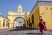 arch of Santa Catalina, arch of the old coinvento, Antigua Guatemala, department of Sacatepéquez, Guatemala, Central America