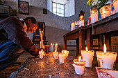 Religious faithful, Calvary Church, Chichicastenango, Quiché, Guatemala, Central America