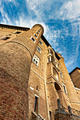 Rundturm und Mauern am Herzogspalast Palazzo Ducale, Urbino, Pesaro, Marken, Italien, Europa