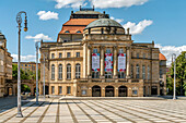 Opernhaus auf dem Theaterplatz von Chemnitz, Sachsen, Deutschland