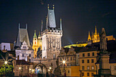 Kleinseitner Brückenturm bei Nacht, Hradschin, Karlsbrücke, Moldau, Kleinseite, Prag, Tschechische Republik, Europa