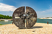  Sculpture Crépeau l&#39;humaniste at the harbor in La Rochelle, France, Europe 