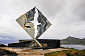 Kaphoorniers-Denkmal zur Erinnerung an verstorbene Seeleute, am Kap Hoorn (Cabo de Hornos), Isla Hornos, Feuerland, Patagonien, Chile, Südamerika