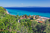 Ausblick am Hang auf Afitos, zwischen Nea Fokea und Kallithea, Gemeinde Kassandra, Chalkidiki, Ägäisches Meer, Griechenland