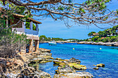 Altes Haus in der Bucht von Portopetro, Gemeindegebiet  Santanyí, Südostküste, Mallorca, Balearen, Spanien