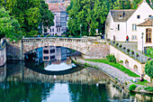 Blick auf Ponts Couverts und la Petite France an der l'Ill von Barrage Vauban in Strasbourg im Département Bas-Rhin in der Region Grand Est im Elsass (Alsace) in Frankreich