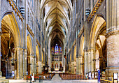 Innenraum der gotischen Cathédrale Saint-Étienne (Kathedrale St. Etienne)  in Metz im Département Moselle in der Region Grand Est in Frankreich