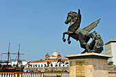 Statue am alten Hafen Muelle de los Pegasos, Bucht Bahía de las Animas, Cartagena de Indias, Departamento Bolívar, Karibik, Kolumbien, Südamerika