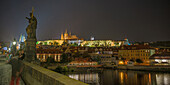  On the Charles Bridge at night, Hradčany, Lesser Town, Old Town of Prague, Prague, Czech Republic, Europe 