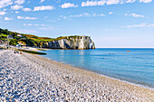  Beach and rock gate La Porte d&#39;Aval at high tide in Etretat (Étretat) on the Alabaster Coast (Côte d&#39;Albâtre, Cote d&#39;Albatre) in the Seine-Maritime department in the Normandy region of France 