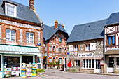 Platz in Veules-les-Rose an der Alabasterküste (Côte d'Albâtre, Cote d'Albatre) im Département Seine-Maritime in der Region Normandie in Frankreich