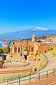 Griechisches Theater mit Ätna, Taormina, Sizilien, Italien