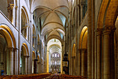 Innenraum der Kirche Saint-Ètienne (Saint-Etienne, Abbaye aux Hommes, Männerabtei) in Caen im Département Calvados in der Region Normandie in Frankreich