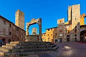 Piazza della Cisterna, San Gimignano, Siena, Tuscany, Italy