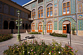 Außenansicht Golestan-Palast, ehemalige königliche Residenz der Kadscharen-Dynastie und UNESCO-Weltkulturerbe. Teheran, Iran.