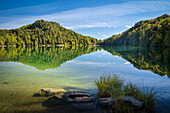 Frühherbst am Alatsee, Allgäu, Alpen, Bayern, Deutschland